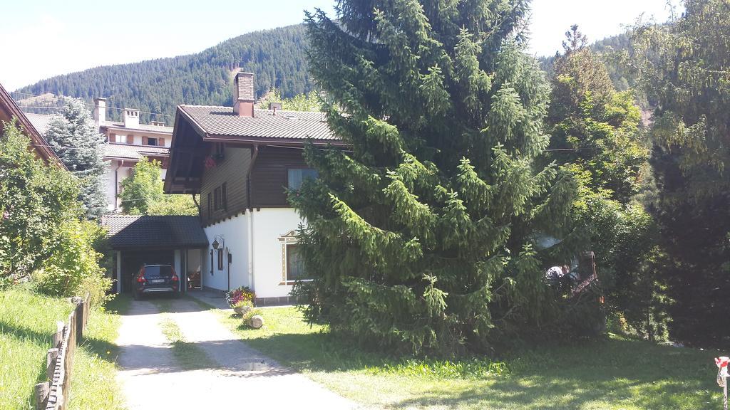 Casa Monteggia Dobbiaco Luaran gambar